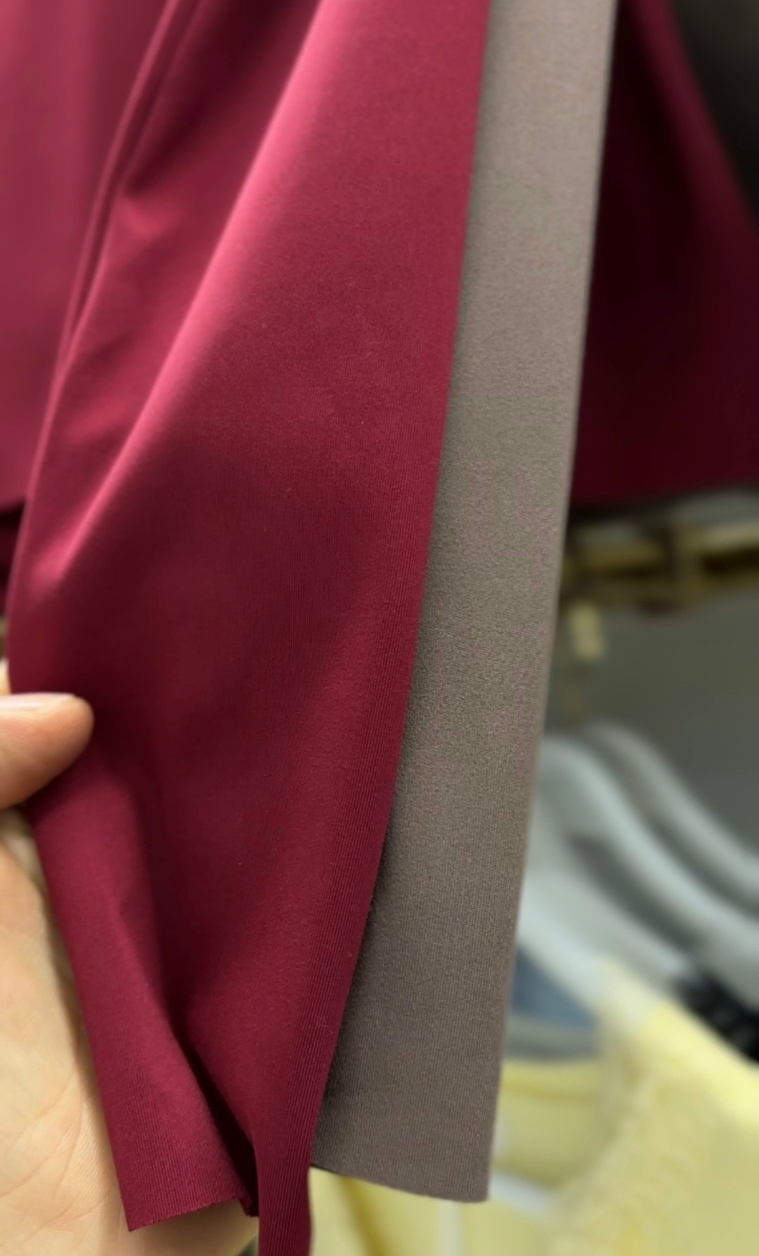 юбка мини из замшевой ткани,юбка мини замшевая emberens,кожаная юбка с водолазкой,юбка женская