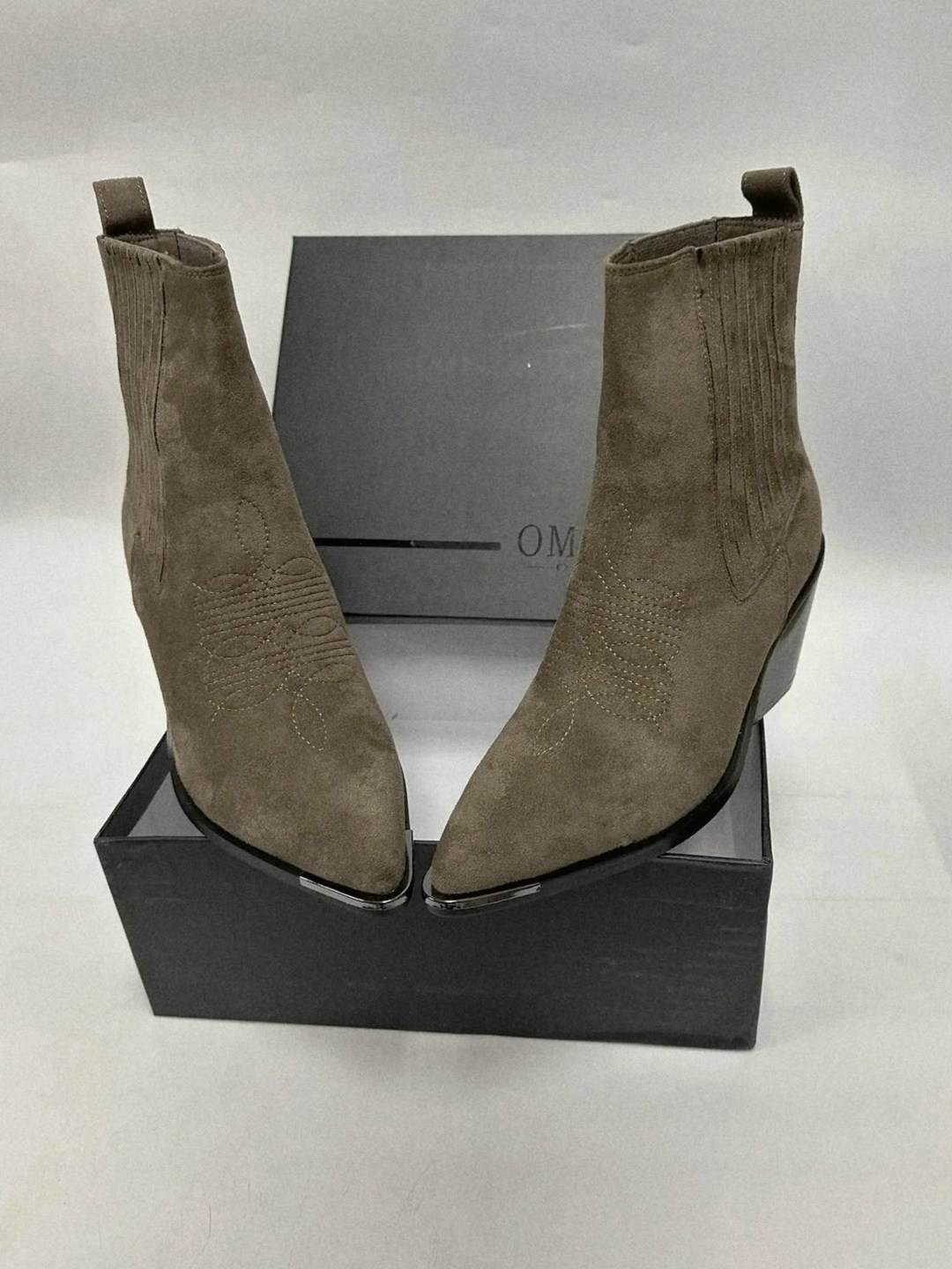 ,ботильоны замшевые,замшевые ботинки,полусапоги казаки,замшевые казаки