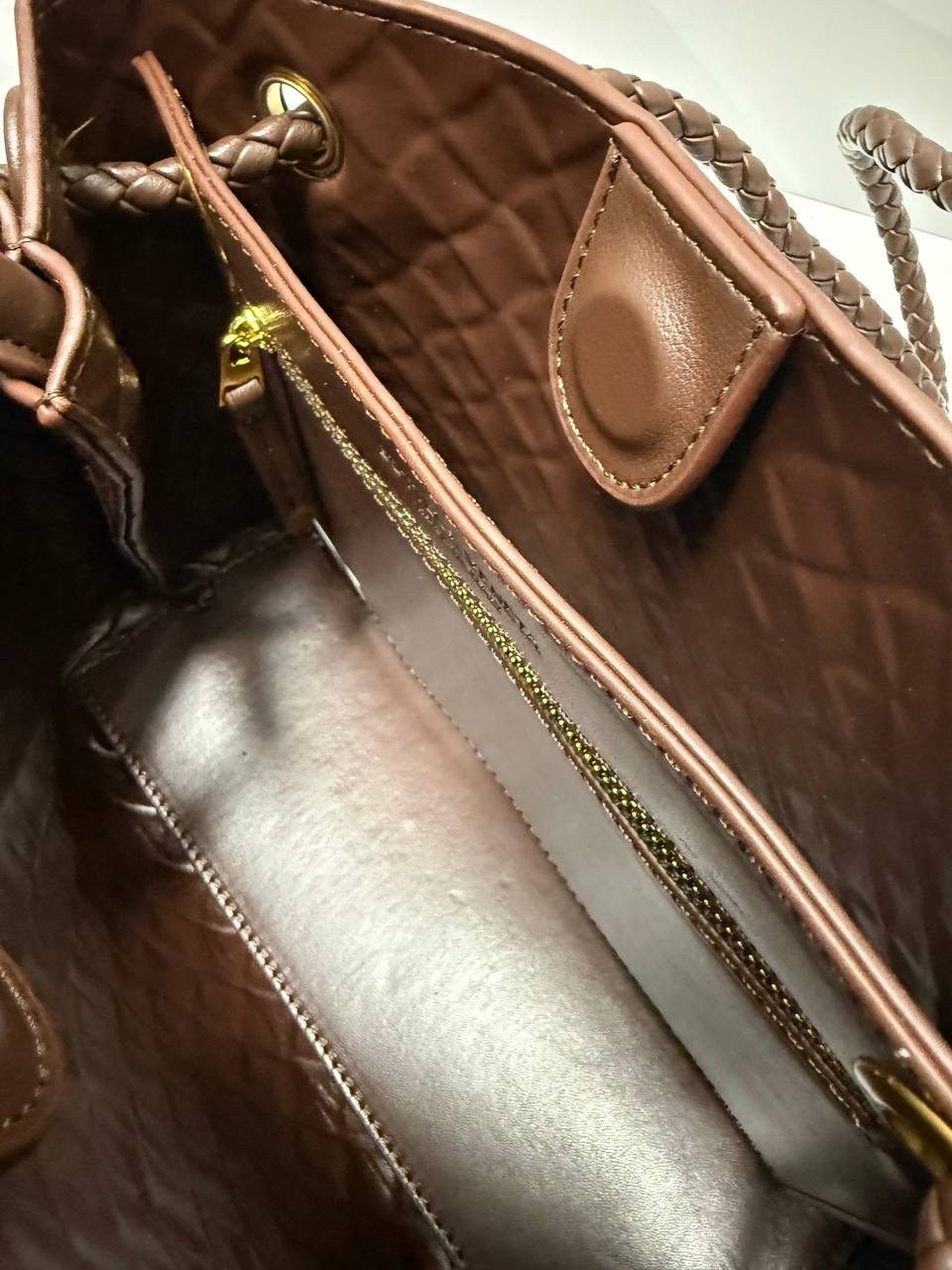 черная женская сумка bottega veneta,женская сумка bottega veneta,сумка bottega veneta,черная кожаная сумка bottega veneta andiamo medium,женская сумка