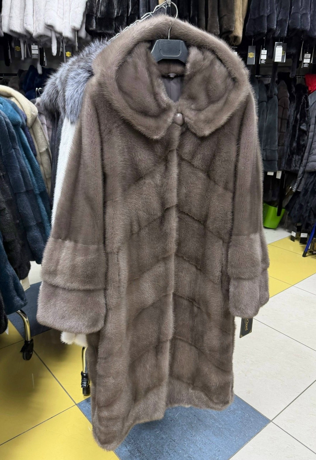 шубка из меха европейской норки с капюшоном цвет "пастель",шубка из меха европейской норки с капюшоном,шубка из меха европейской норки с капюшоном цвет капучино,шуба норковая с капюшоном,шуба норка