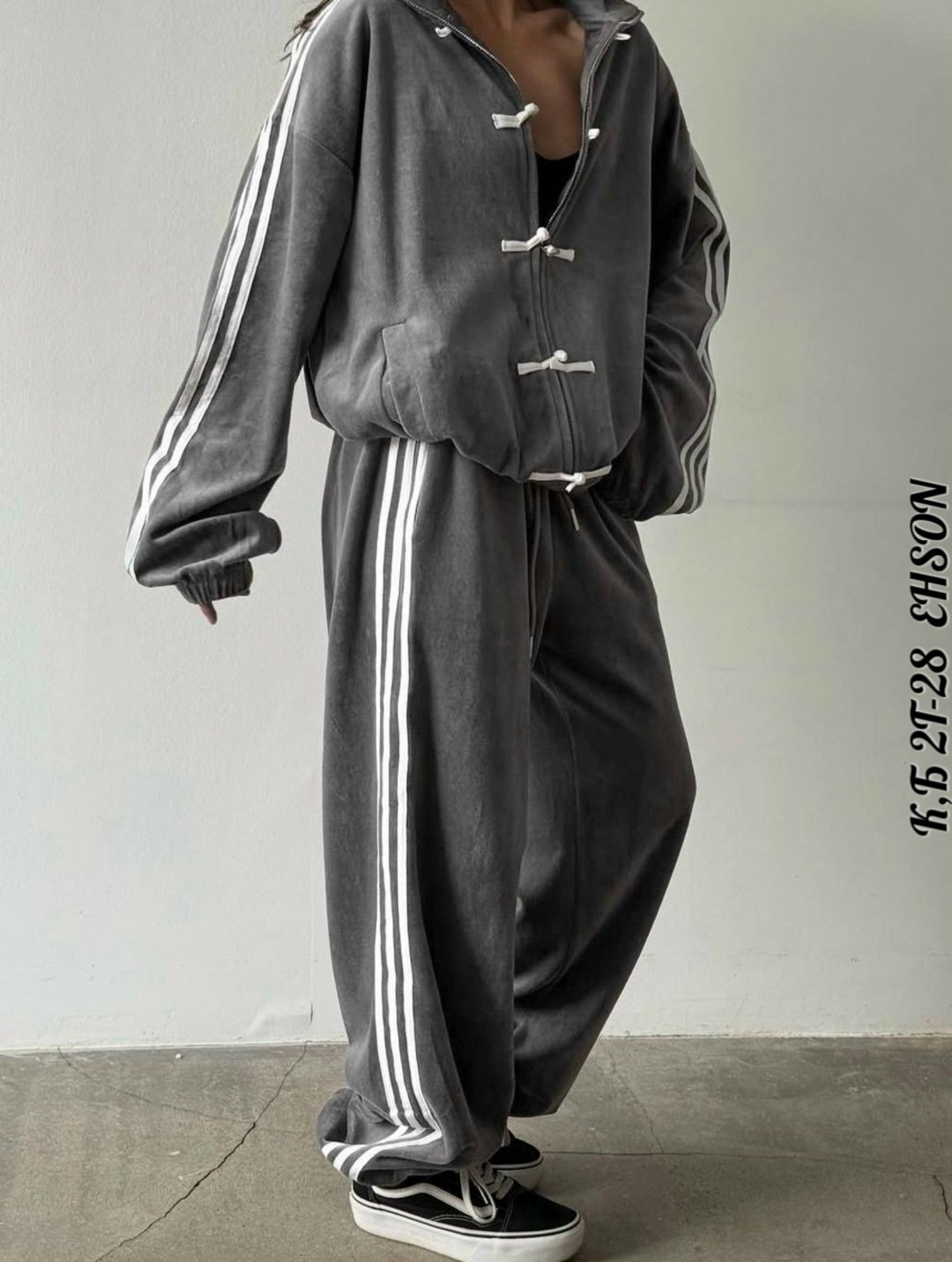 женский спортивный костюм в стиле спорт шик,костюм спортивный с лампасами,костюм спортивный комплект синий размер 54,стильные костюмы,костюм спортивный комплект синий