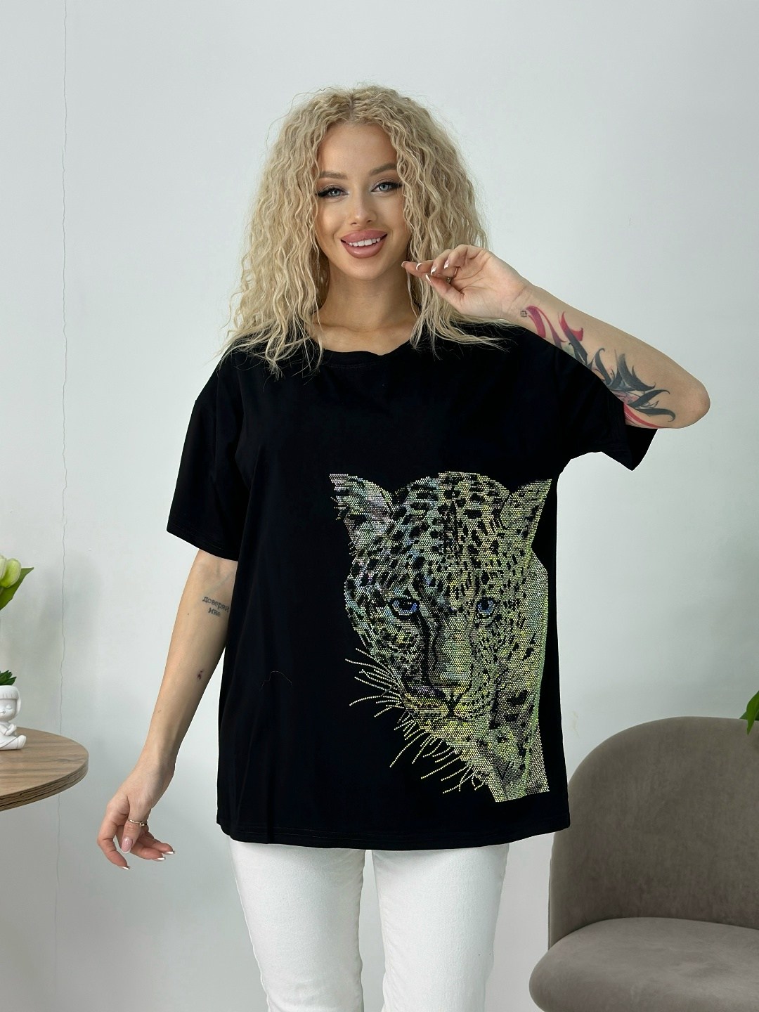 женская футболка со стразами,футболка женская,футболка оверсайз со стразам,футболка со стразами,футболка базовая со стразами оверсайз