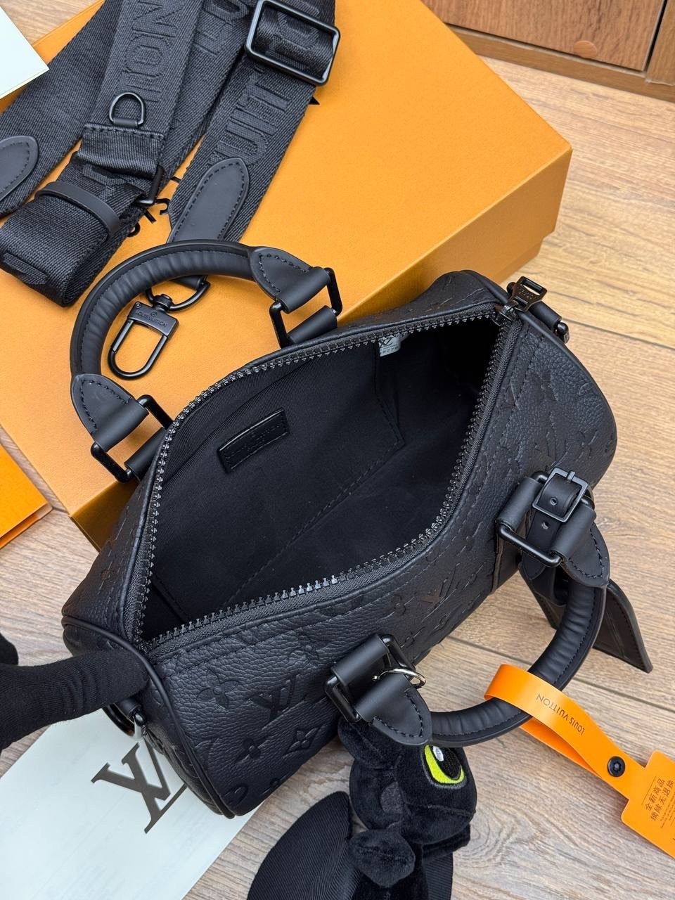 louis vuitton сумка,сумка louis vuitton женская,louis vuitton сумка на плечо,сумка на плечо круглая louis vuitton,модная сумка