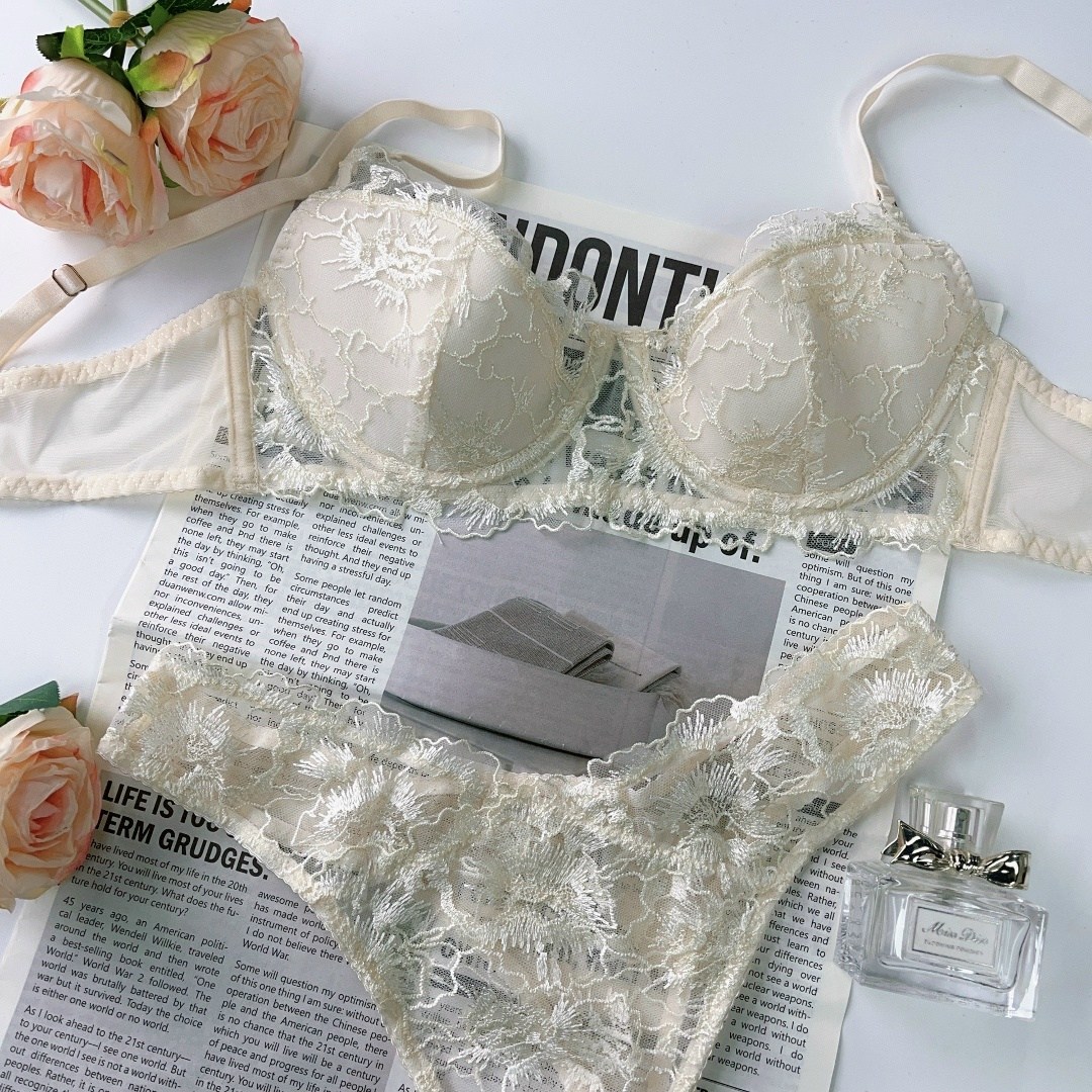 комплект женского нижнего белья,женское нижнее белье,нижнее белье женское комплект кружевное,комплект нижнего белья,нижнее белье красивое комплект