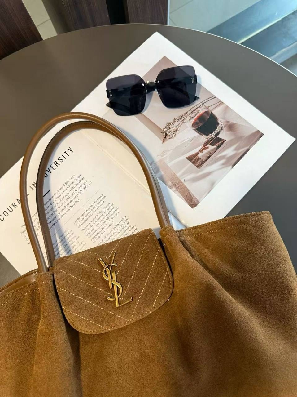 эксклюзивная замшевая сумка ysl,бежевая замшевая сумка-шоппер yves saint laurent,сумка yves saint laurent,замшевая большая сумка bea ysl cabas saint laurent цвет golden leaf,сумка женская ysl натураль