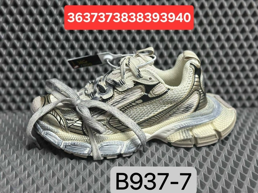 кроссовки в стиле balenciaga copy 1:1,кроссовки мужские в стиле balenciaga copy 1:1,мужские черные кроссовки balenciaga track 2,кроссовки balenciaga 3xl sneaker 'worn-out черный,кроссовки 3xl triple b