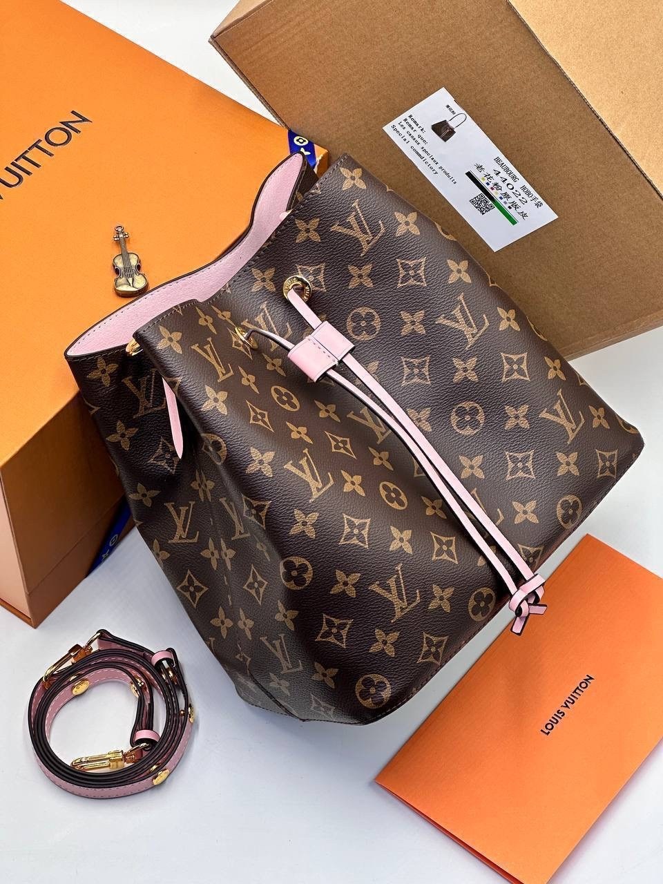 женская сумка louis vuitton,louis vuitton сумка ведро,сумка ведро луи виттон,сумка louis vuitton,луи виттон сумка