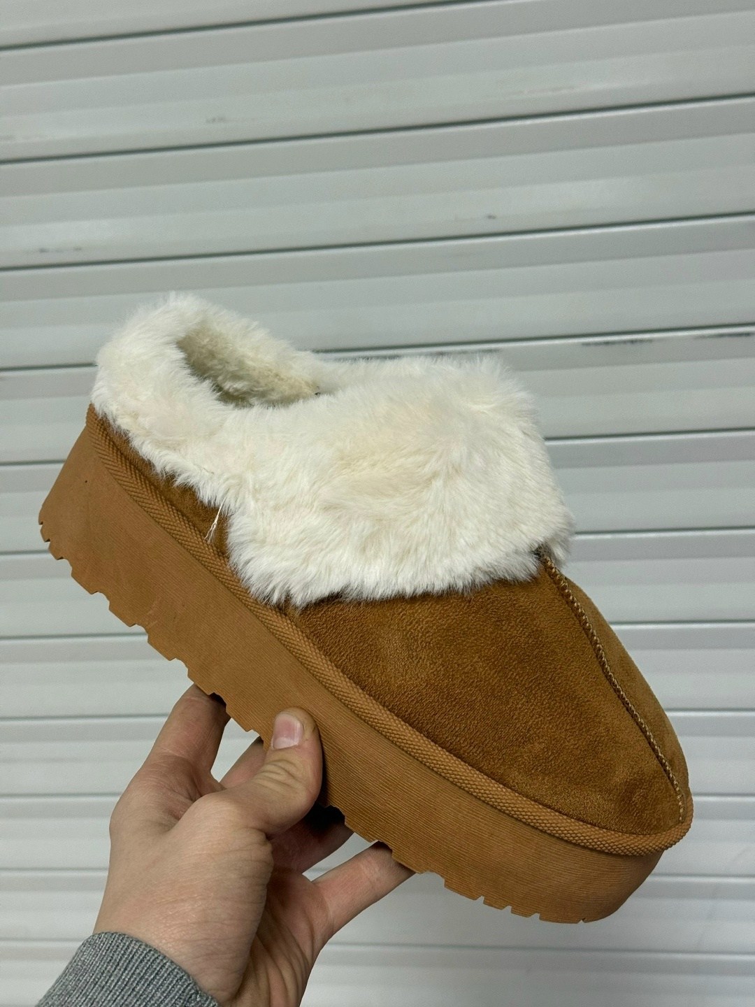 женские пушистые меховые тапочки на платформе,,женские тапочки,тапочки домашние женские,меховые тапочки