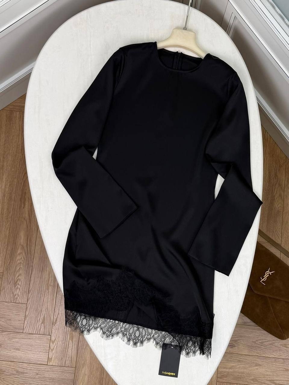 платье мини,платье,платье с кружевом,черное платье с кружевом внизу,женское платье