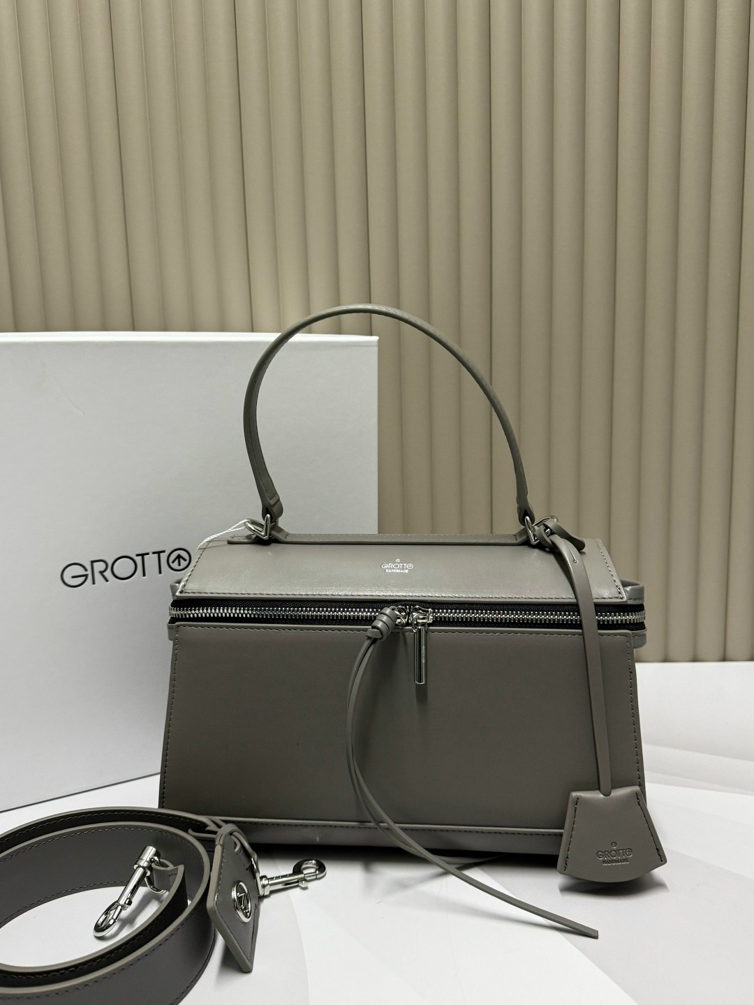 женская сумка fendi,сумки фенди,сумка fendi peekaboo,cумка fendi,сумка