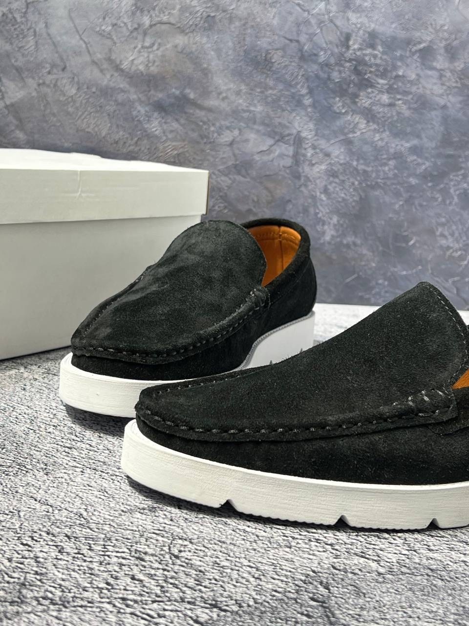 лоферы из натуральной замши loro piana,лоферы loro piana мужские,,мужские лоферы замшевые,мокасины для мужчин замш