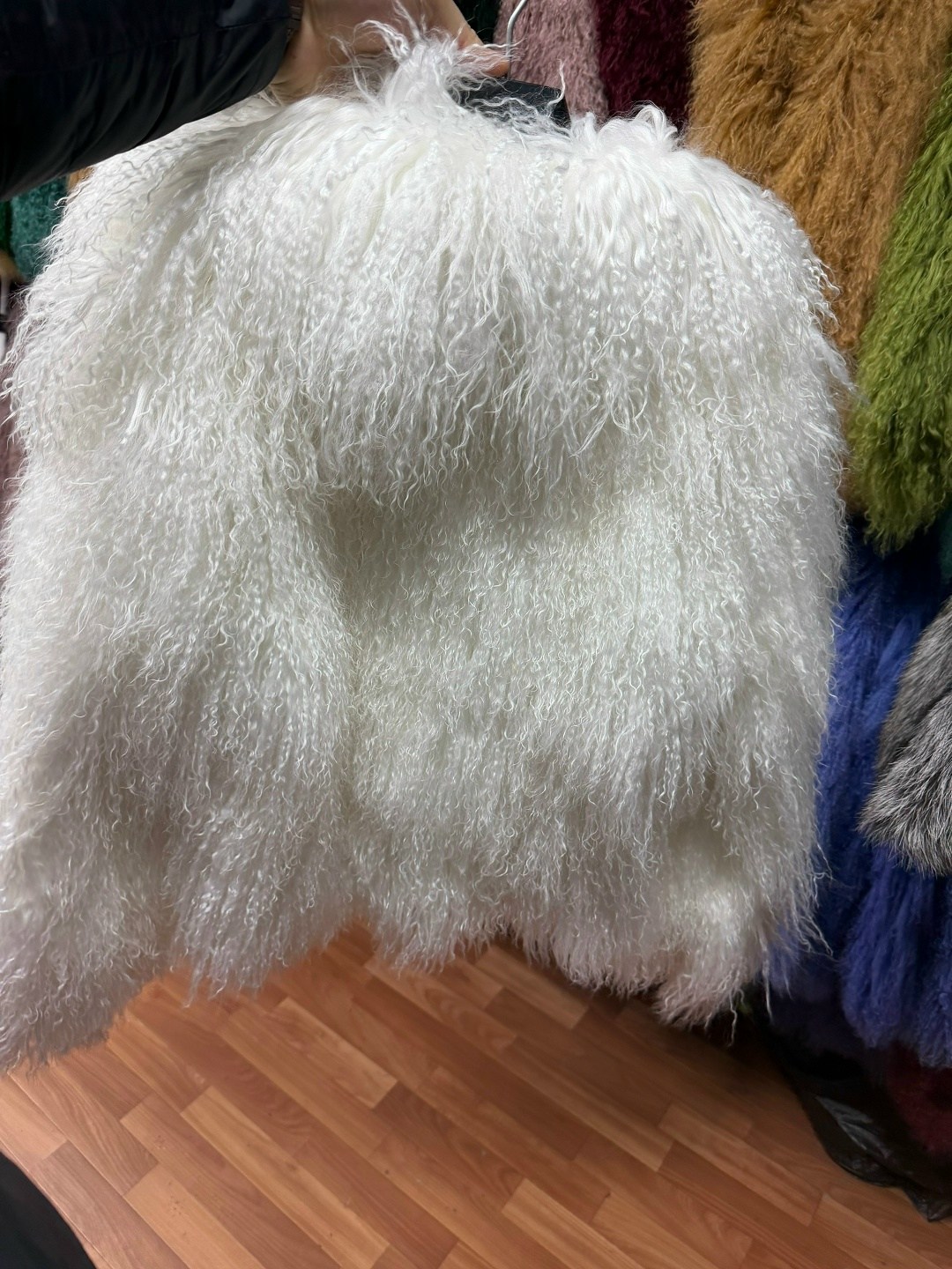 женская куртка из натурального овечьего меха,меховая куртка,женская куртка из овечьего меха,короткая куртка из овечьего меха,женская куртка из монгольского меха