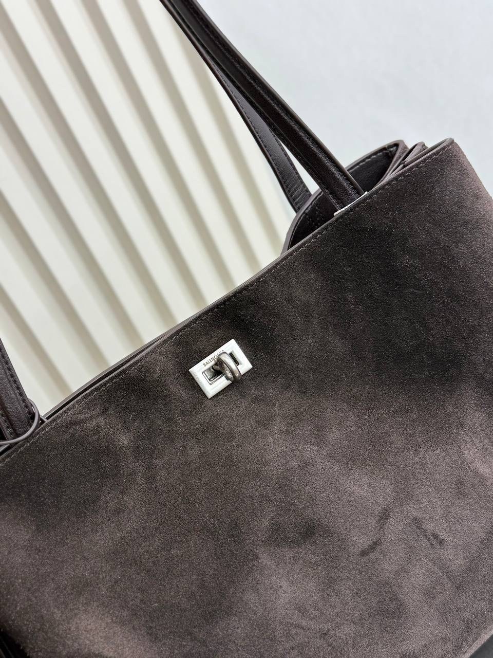 замшевая сумка,женская замшевая коричневая сумка,сумка замшевая коричневая llevalelo,модные замшевые сумки,сумка тоут из замши