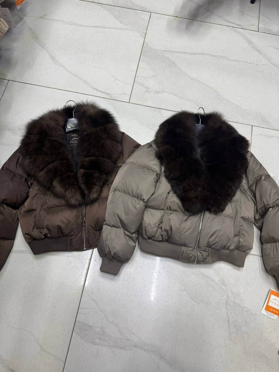 пуховик с натуральным мехом,женский пуховик,куртка на утином пуху с воротником из лисьего меха,пуховик короткий,пуховик с мехом