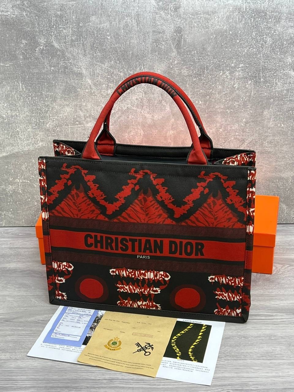 квадратная сумка кристиан диор,сумка кристиан диор тканевая,dior сумка,кристиан диор сумка,сумка диор оригинал