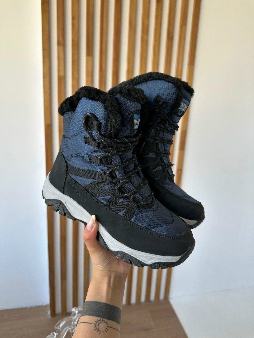 ,зимние женские кроссовки серебристые,женская зимняя ,зимняя ,серые зимние ботинки