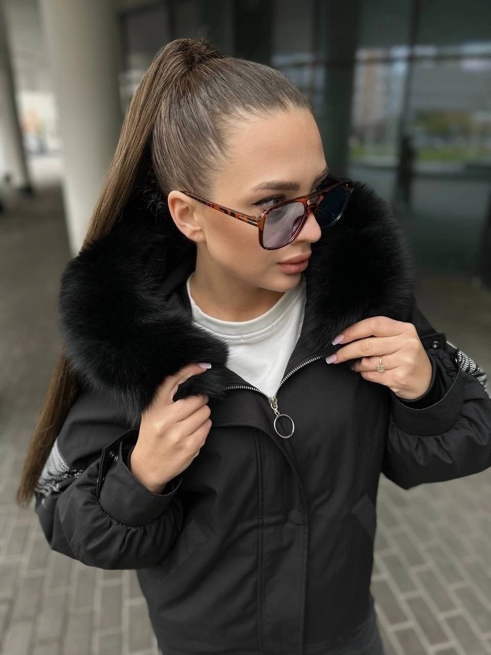 парка бомбер с мехом песца,куртка со стразами с меховой подстежкой,куртка со стразами на меху,куртка бомбер,куртка с крыльями из страз