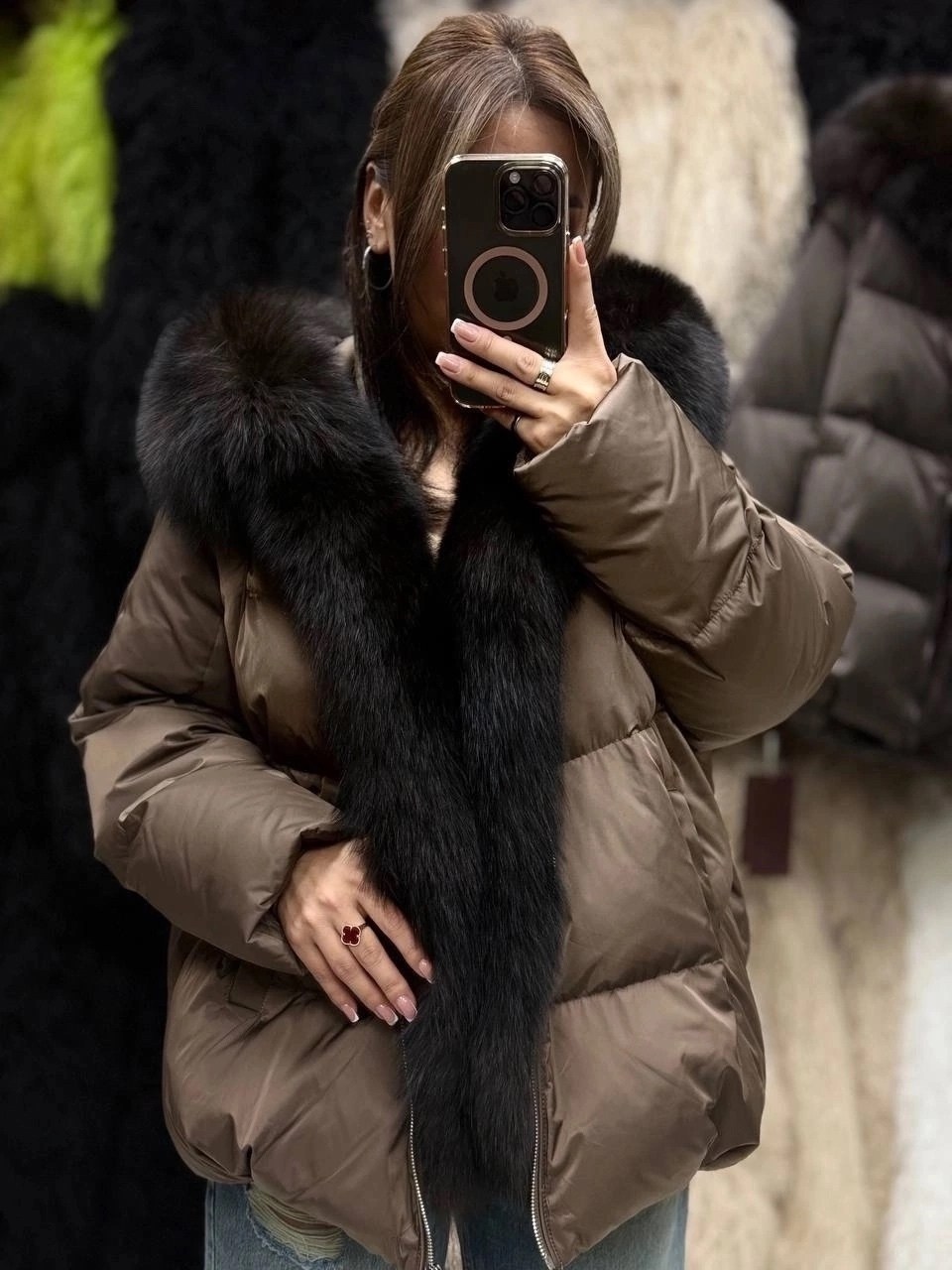 пуховик с натуральным мехом,женская зимняя куртка,пуховик женский с натуральным мехом,куртка пуховик мех лиса песец с капюшоном,пуховик с натуральным мехом чернобурки