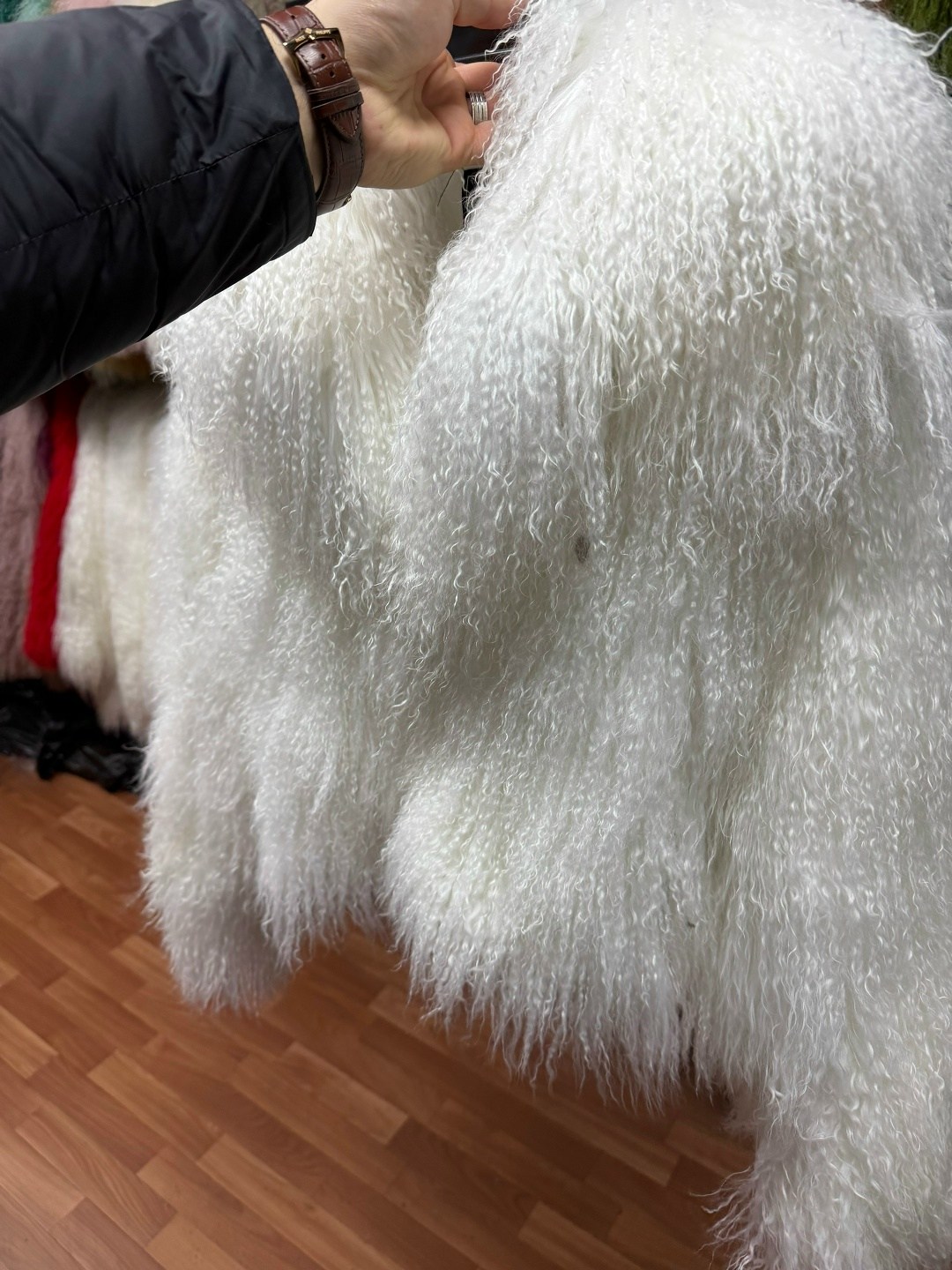 женская куртка из натурального овечьего меха,меховая куртка,женская куртка из овечьего меха,короткая куртка из овечьего меха,женская куртка из монгольского меха