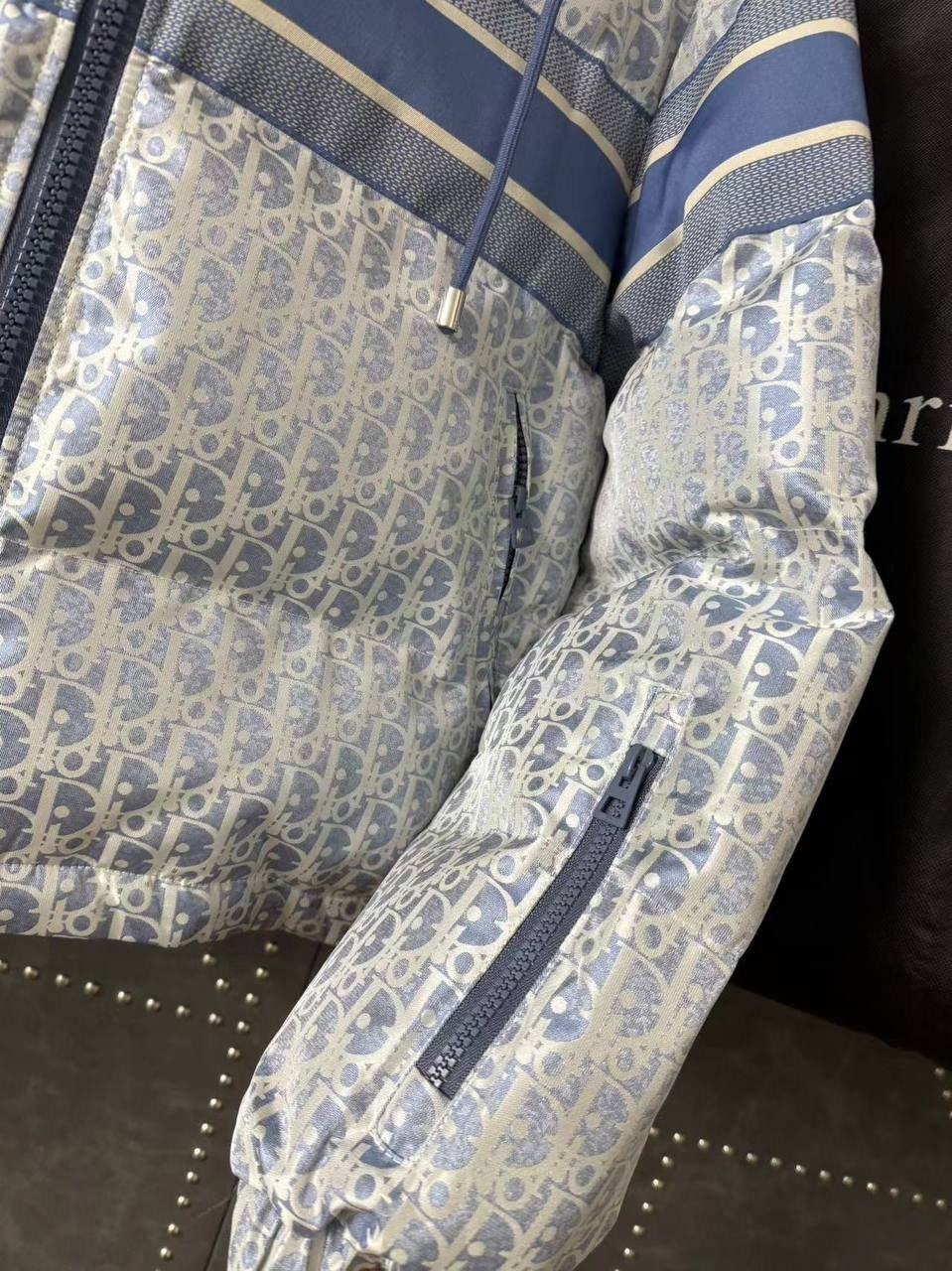 пуховик кристиан диор женский,куртка кристиан диор женские,пуховик dior,пуховая куртка dior oblique,куртка диор женская