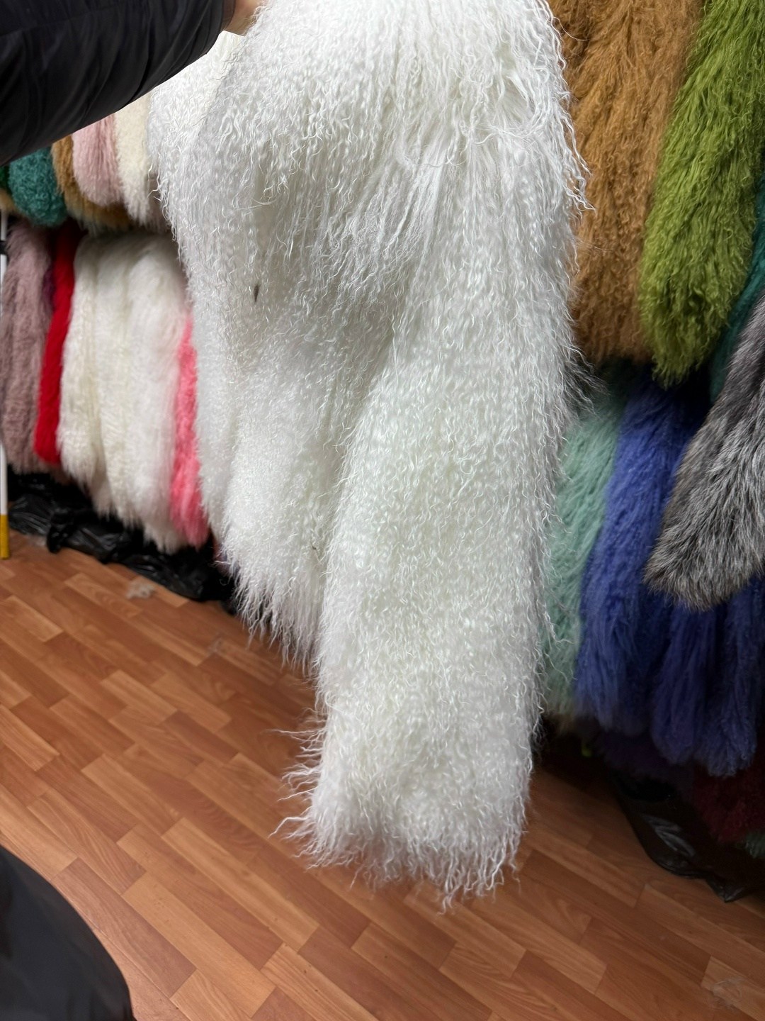 женская куртка из натурального овечьего меха,меховая куртка,женская куртка из овечьего меха,короткая куртка из овечьего меха,женская куртка из монгольского меха