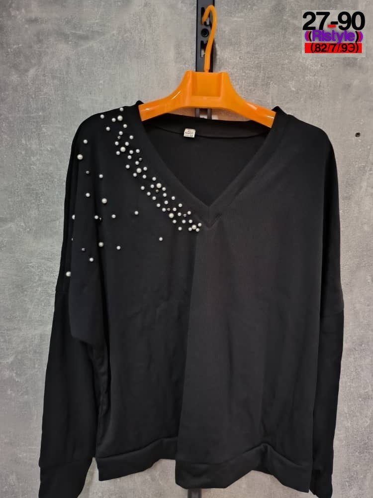 кофта женская с стразами,кофточка с отделкой из жемчужин,женская кофта с бусинами,кофта женская трикотажная с бусинами,кофта нарядная со стразами