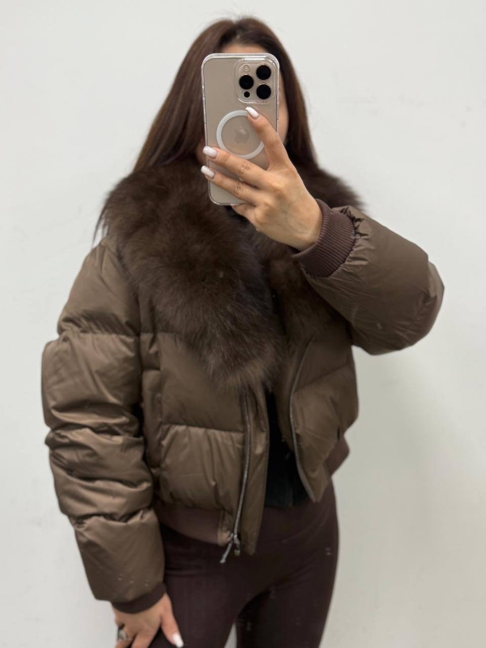 женский пуховик с воротником из лисьего меха,женский пуховик на гусином пуху с воротником из лисьего меха,женский пуховик на белом утином пуху с воротником из натурального лисьего меха,короткий пухови