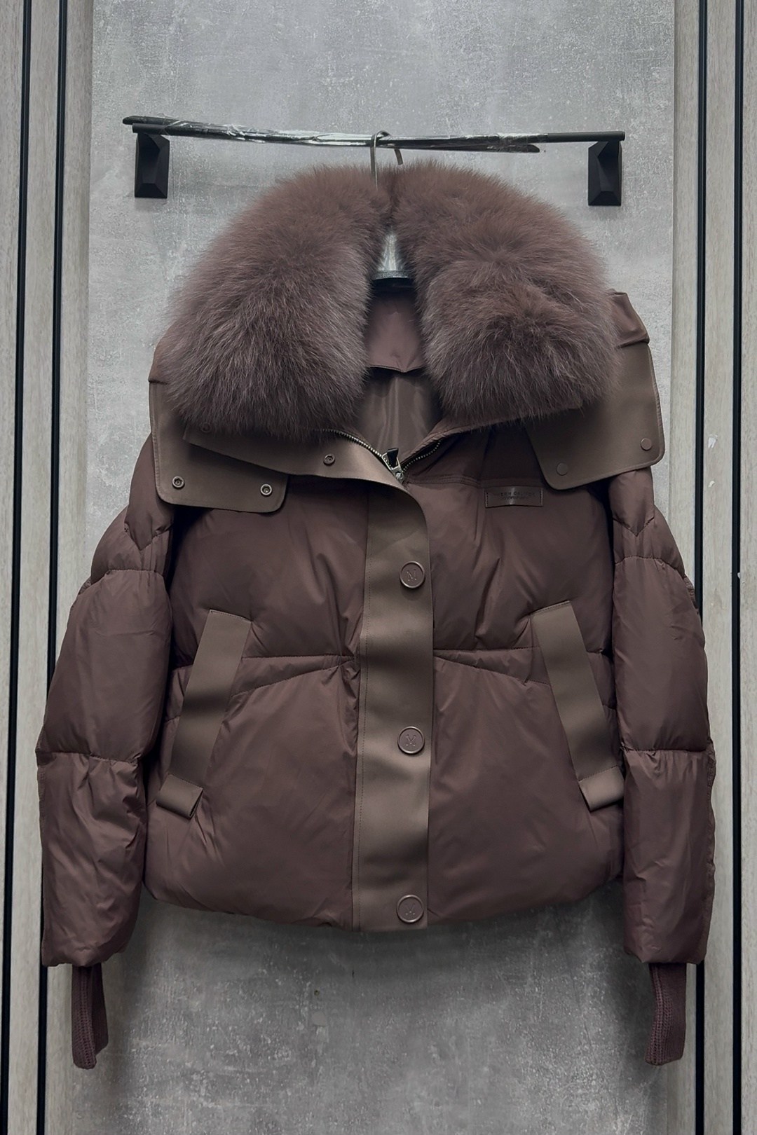 пуховик с натуральным мехом,женская куртка-пуховик с меховым воротником,женский пуховик,пуховик,куртка с натуральным мехом