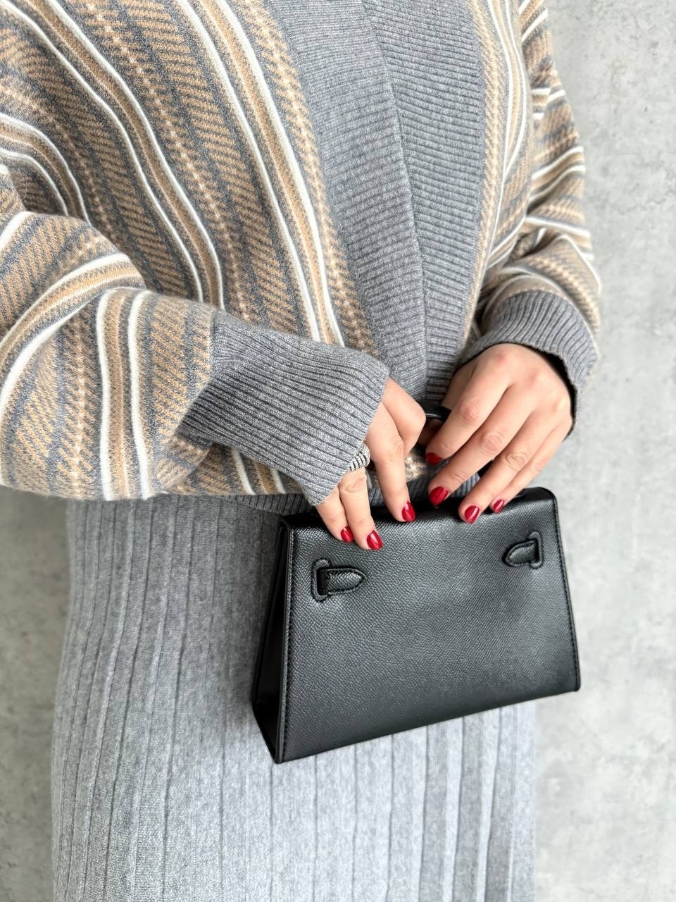 костюм юбка плиссе и свитер с горлом вязаный fabfaash,юбка макси плиссе плиссированная,серая плиссированная юбка,серая юбка плиссе миди,юбка плиссе