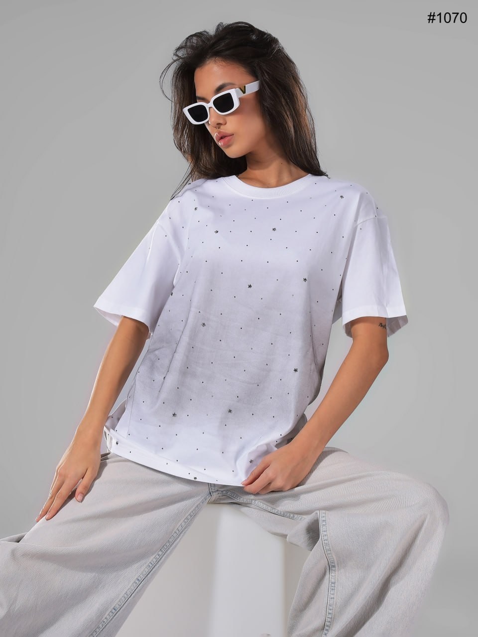 женская футболка,футболка оверсайз женская,черная футболка женская,футболка со стразами,футболка оверсайз с