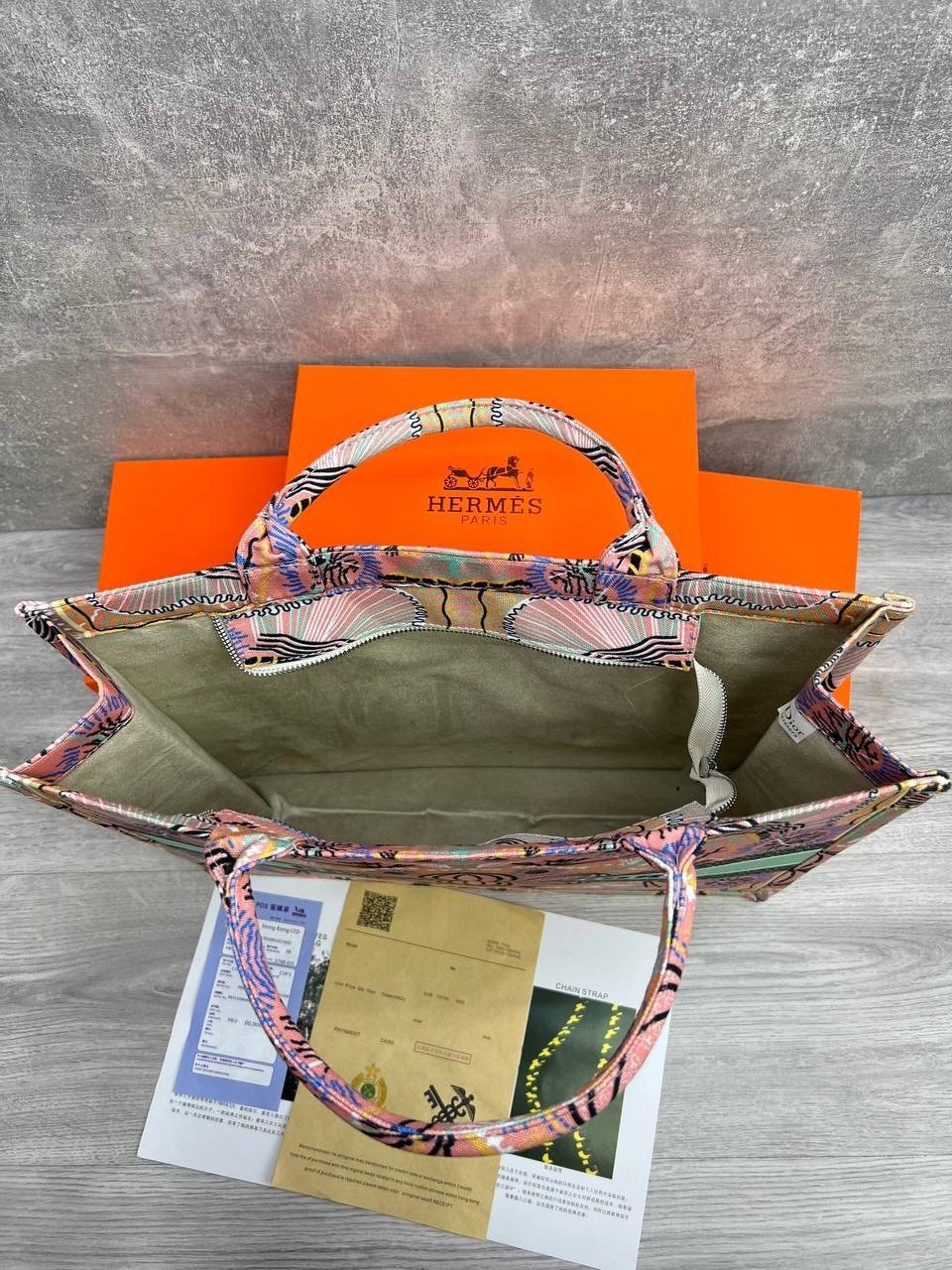 квадратная сумка кристиан диор,сумка кристиан диор тканевая,dior сумка,кристиан диор сумка,сумка диор оригинал