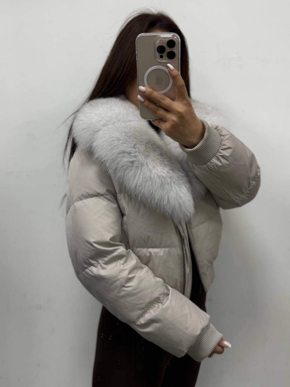 пуховик с натуральным мехом,женский пуховик,куртка на утином пуху с воротником из лисьего меха,пуховик короткий,пуховик с мехом