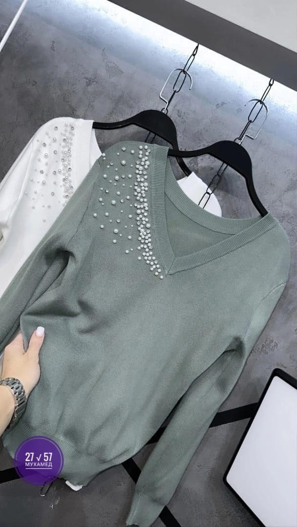 женская кофта,свитер с бусинами,кофта модная,кофта трикотаж,кофточка с отделкой из жемчужин