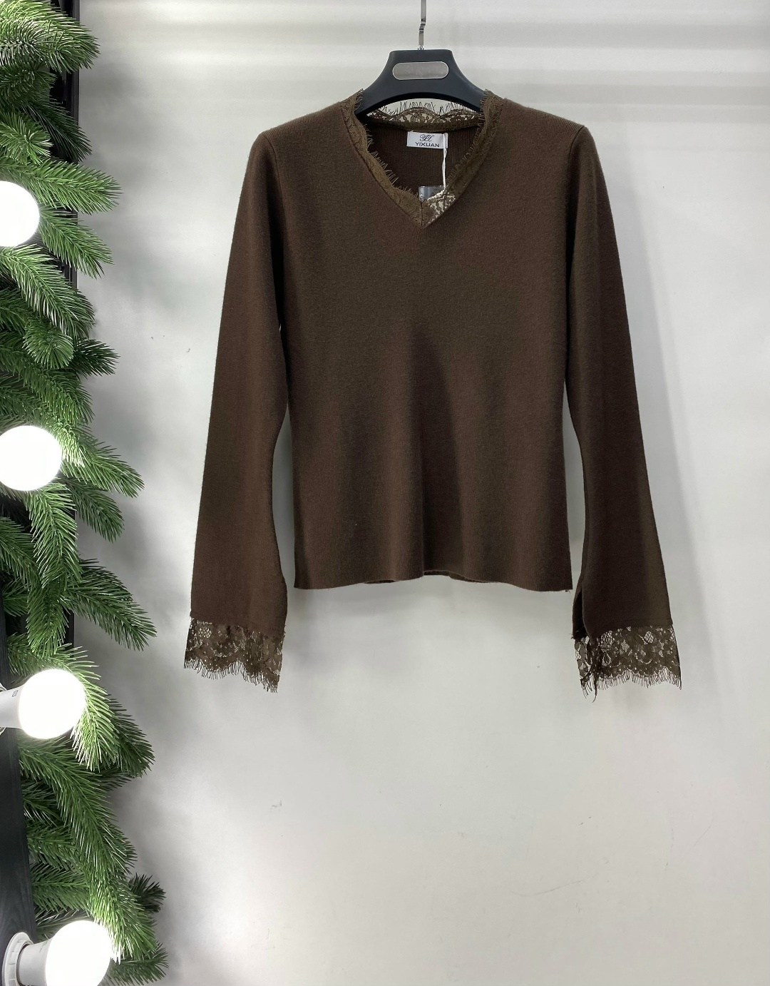 джемпер с кружевом,модные свитера,бежевый джемпер,джемпер женский с кружевом,джемпер трикотажный