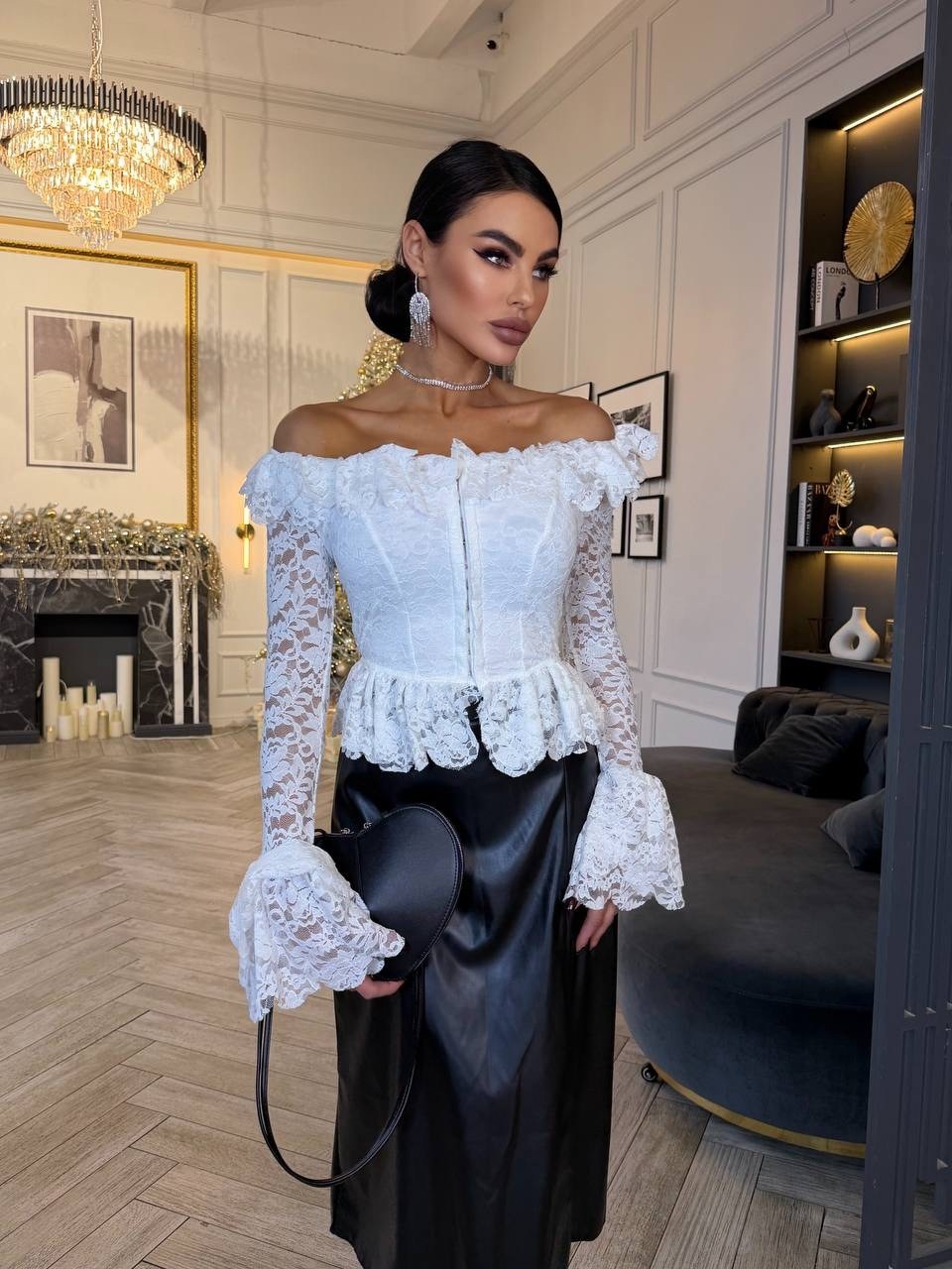 костюм женский,костюм женский вечерний,женское платье,кружевная блуза с открытыми плечами и воланами на вырезе