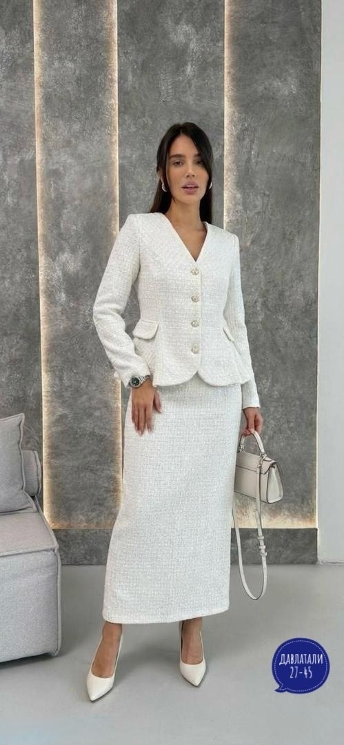 белый твидовый женский костюм с юбкой в стиле шанель от бренда urs,белый твидовый костюм женский с юбкой в стиле шанель бренда urs,костюм с жемчужной отделкой в стиле шанель,твидовый костюм,женский ко