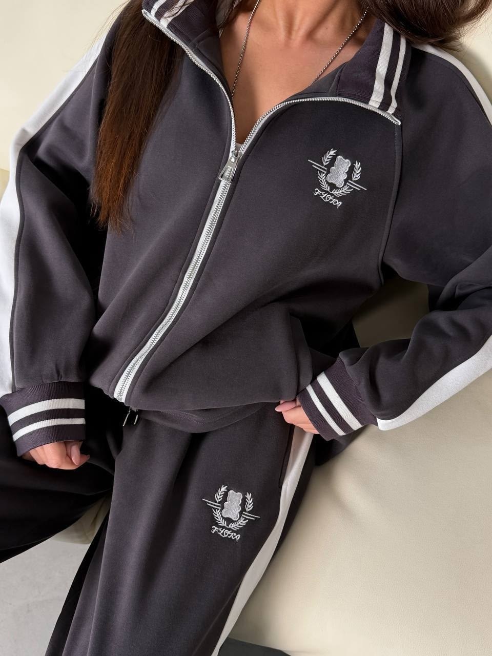 спортивный костюм,спортивный костюм женский,женский костюм,повседневный спортивный костюм,серый спортивный костюм