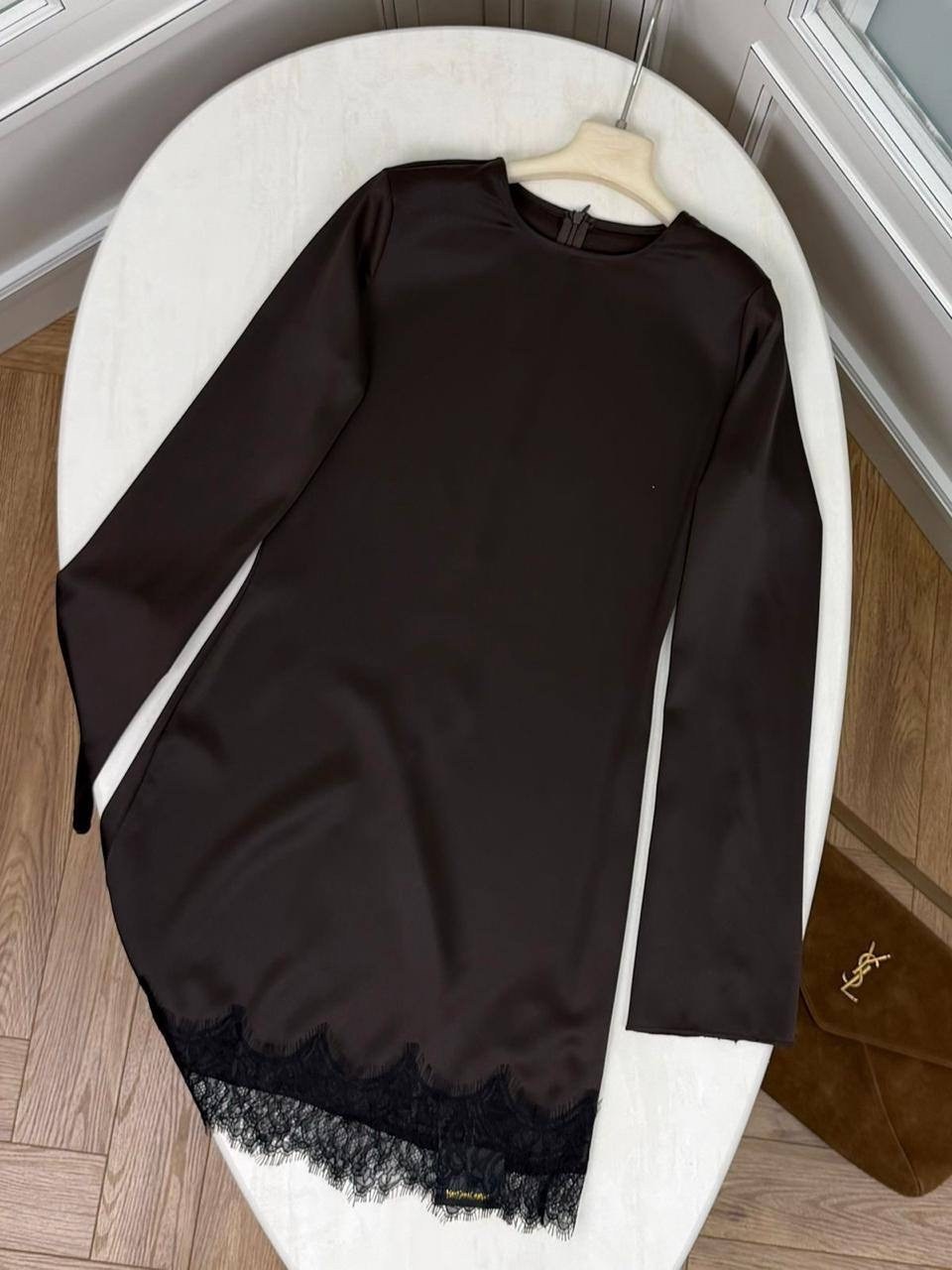 платье трикотажное с кружевом по низу,платье с кружевом,платье с кружевом внизу,трикотажное платье с кружевом,платье с кружевом на подоле