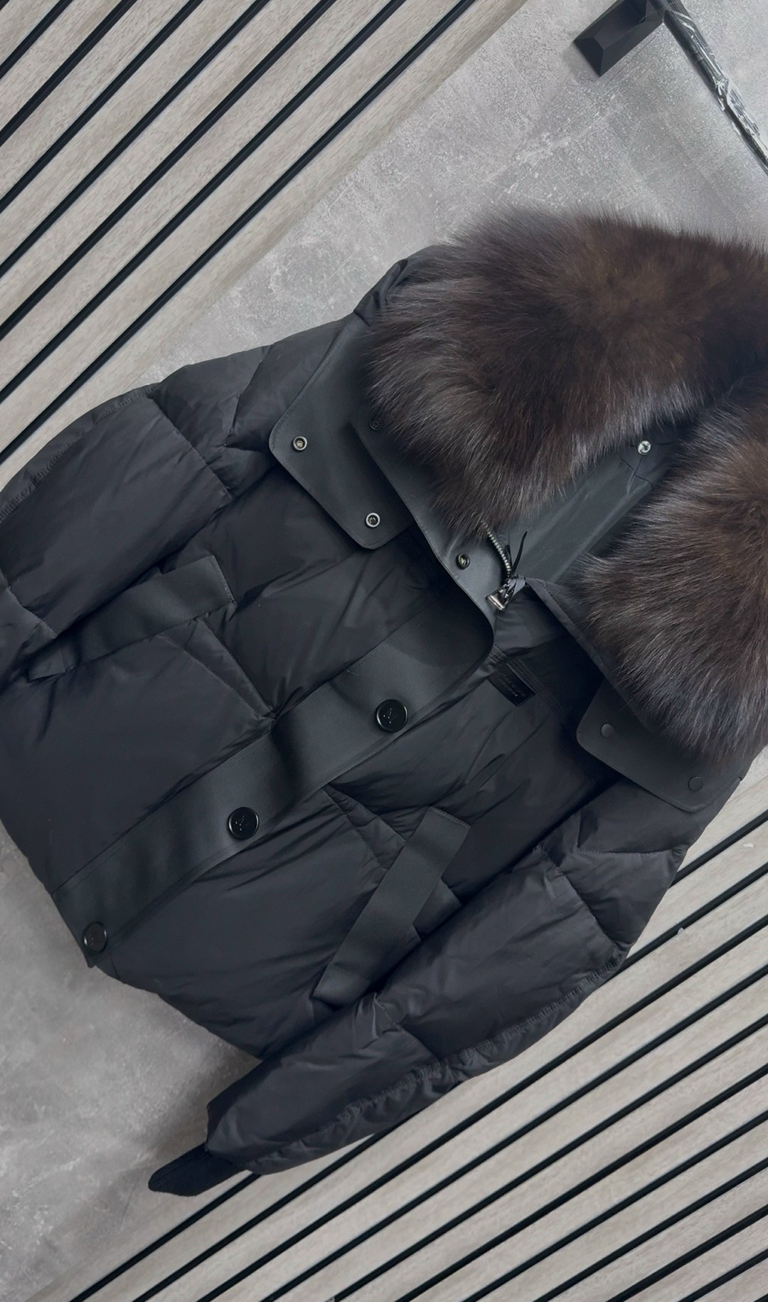 пуховик с натуральным мехом,женская куртка-пуховик с меховым воротником,женский пуховик,пуховик,куртка с натуральным мехом