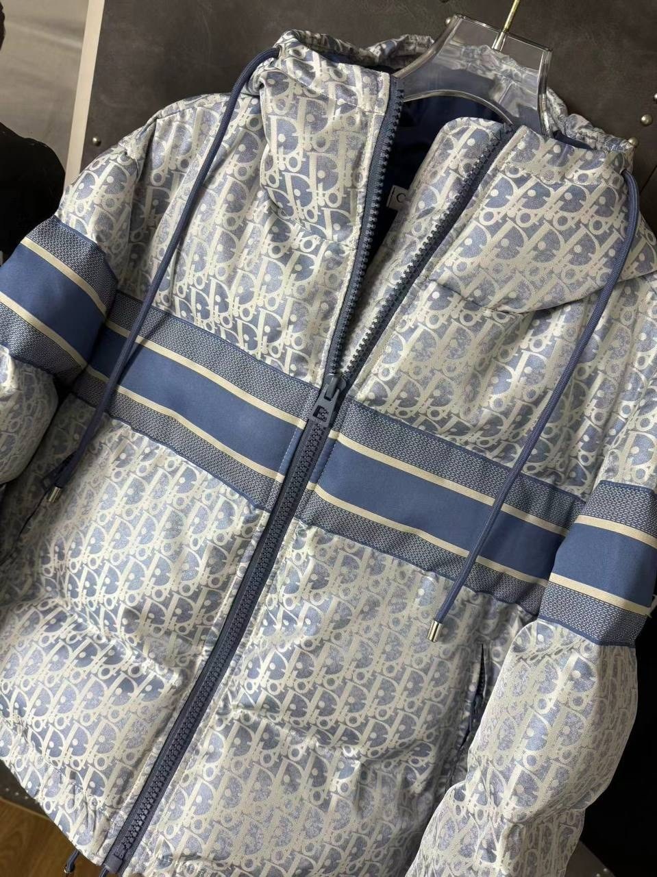 пуховик кристиан диор женский,куртка кристиан диор женские,пуховик dior,пуховая куртка dior oblique,куртка диор женская