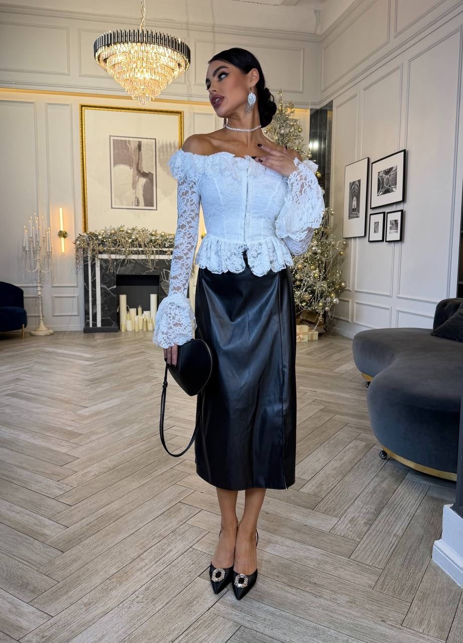 костюм женский,костюм женский вечерний,женское платье,кружевная блуза с открытыми плечами и воланами на вырезе