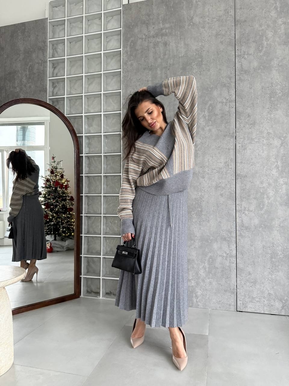 костюм юбка плиссе и свитер с горлом вязаный fabfaash,юбка макси плиссе плиссированная,серая плиссированная юбка,серая юбка плиссе миди,юбка плиссе