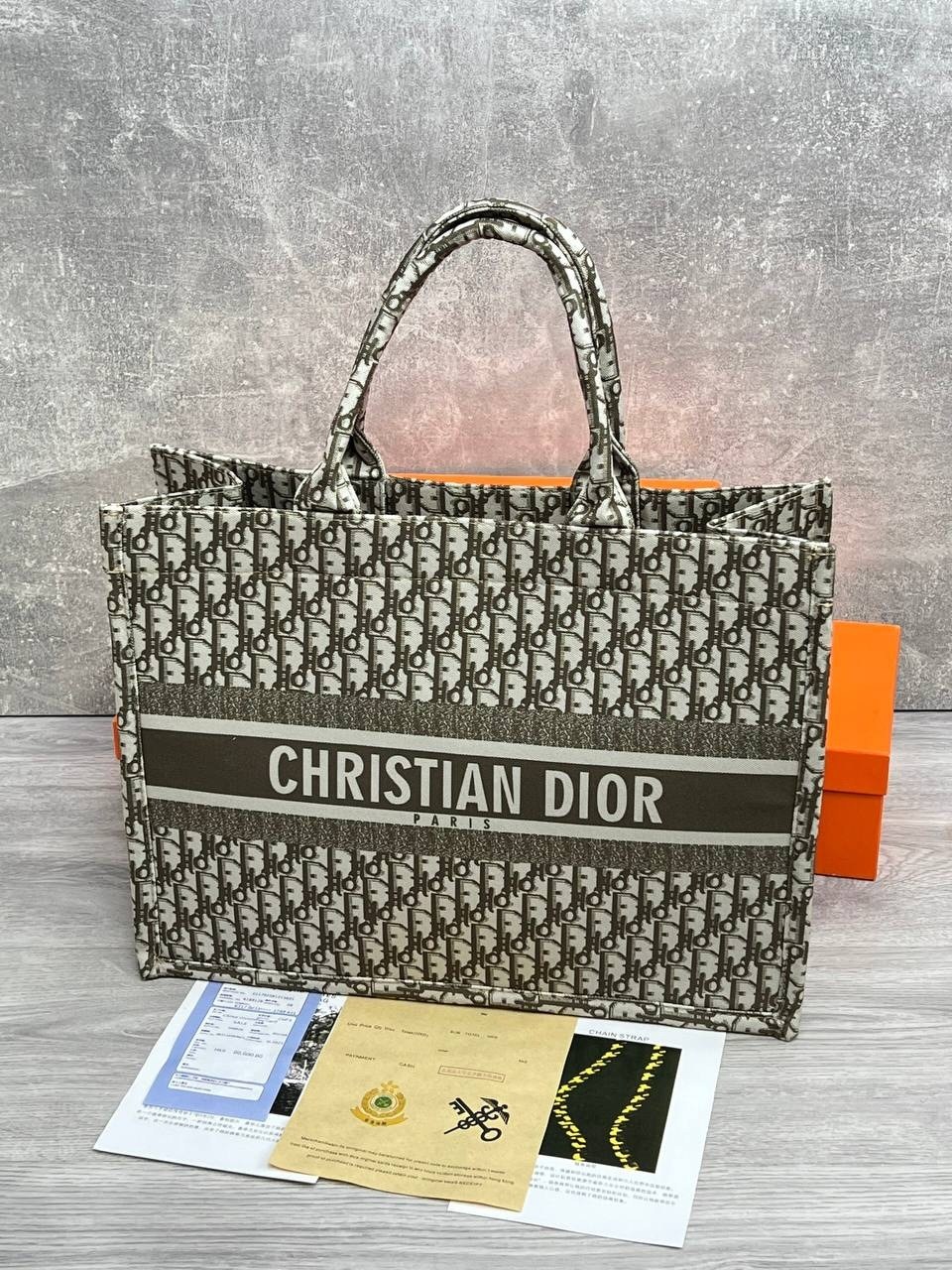 квадратная сумка кристиан диор,сумка кристиан диор тканевая,dior сумка,кристиан диор сумка,сумка диор оригинал