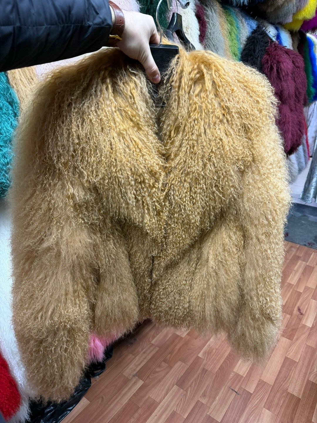 меховая куртка,женская куртка из натурального овечьего меха,женская шуба,меховое пальто,женская шуба из натурального монгольского овечьего меха