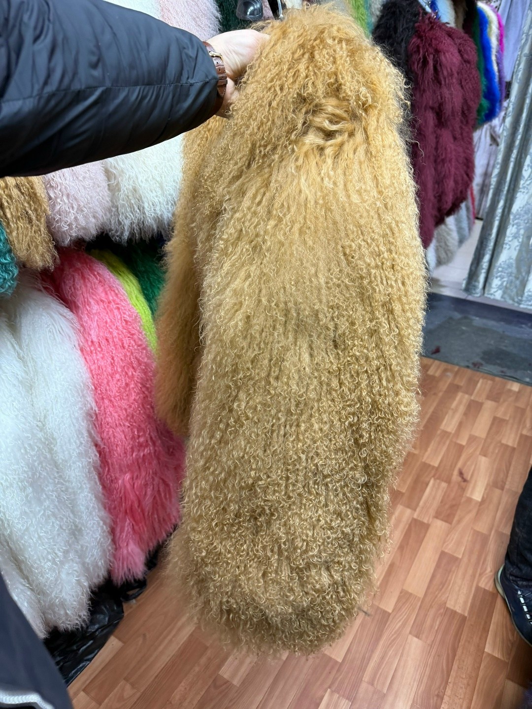 меховая куртка,женская куртка из натурального овечьего меха,женская шуба,меховое пальто,женская шуба из натурального монгольского овечьего меха