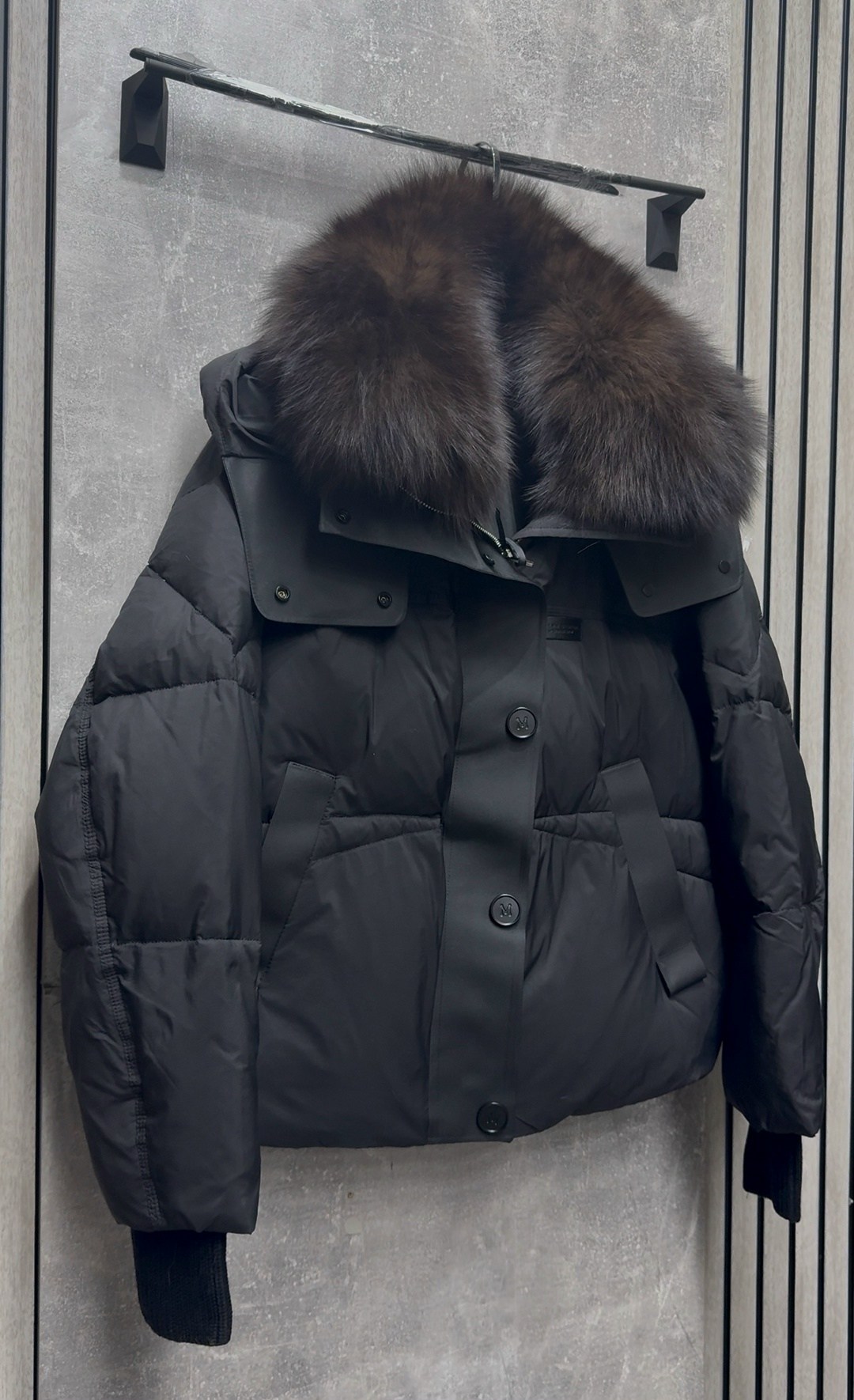 пуховик с натуральным мехом,женская куртка-пуховик с меховым воротником,женский пуховик,пуховик,куртка с натуральным мехом