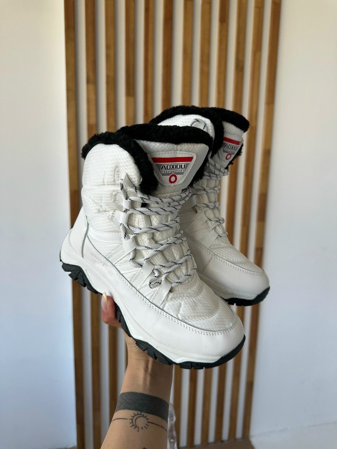 зимние женские кроссовки серебристые,,женская зимняя ,зимняя ,дутики женские