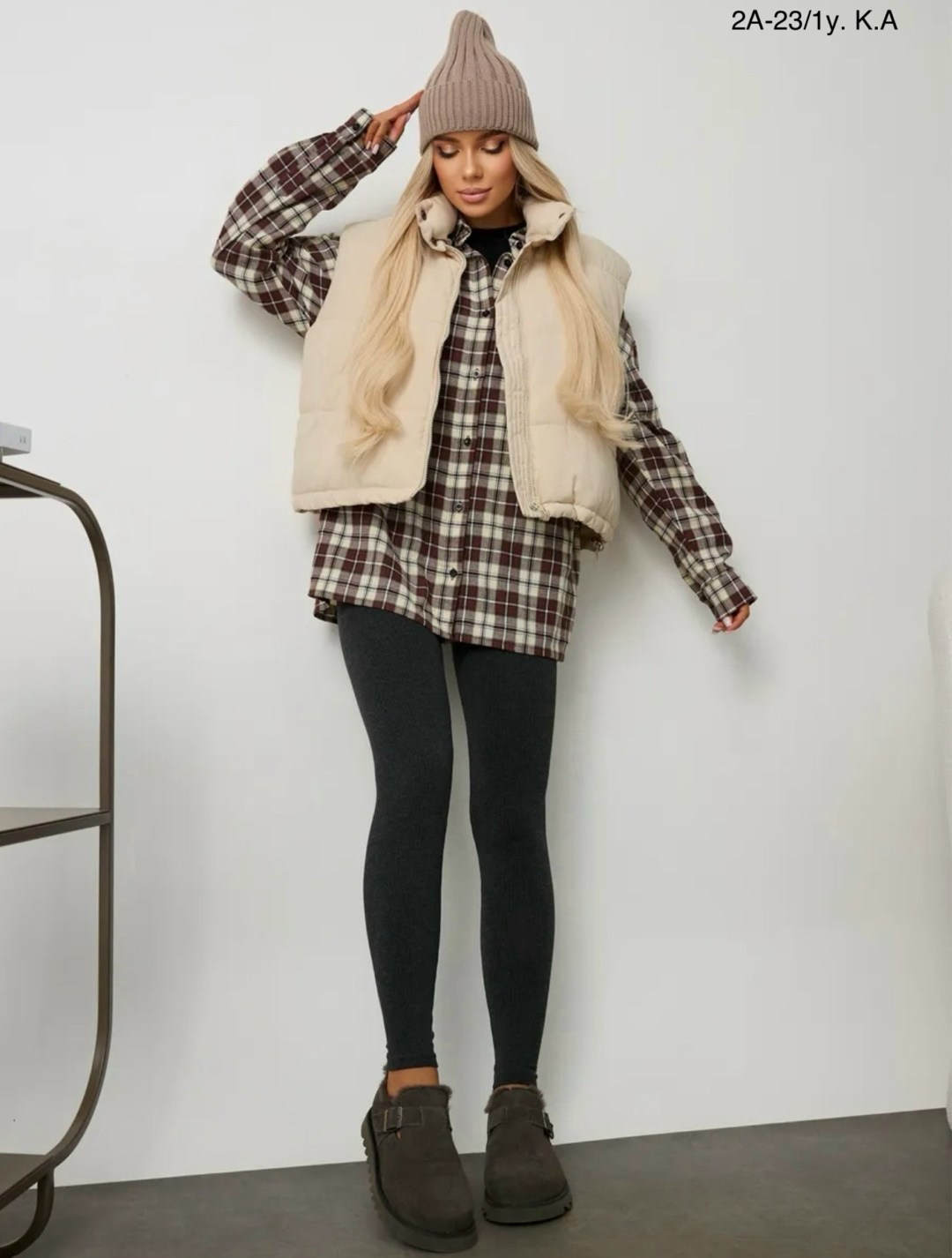 жилетка утепленная укороченная,куртка в клетку женская,женская жилетка,утепленная жилетка,стильная жилетка