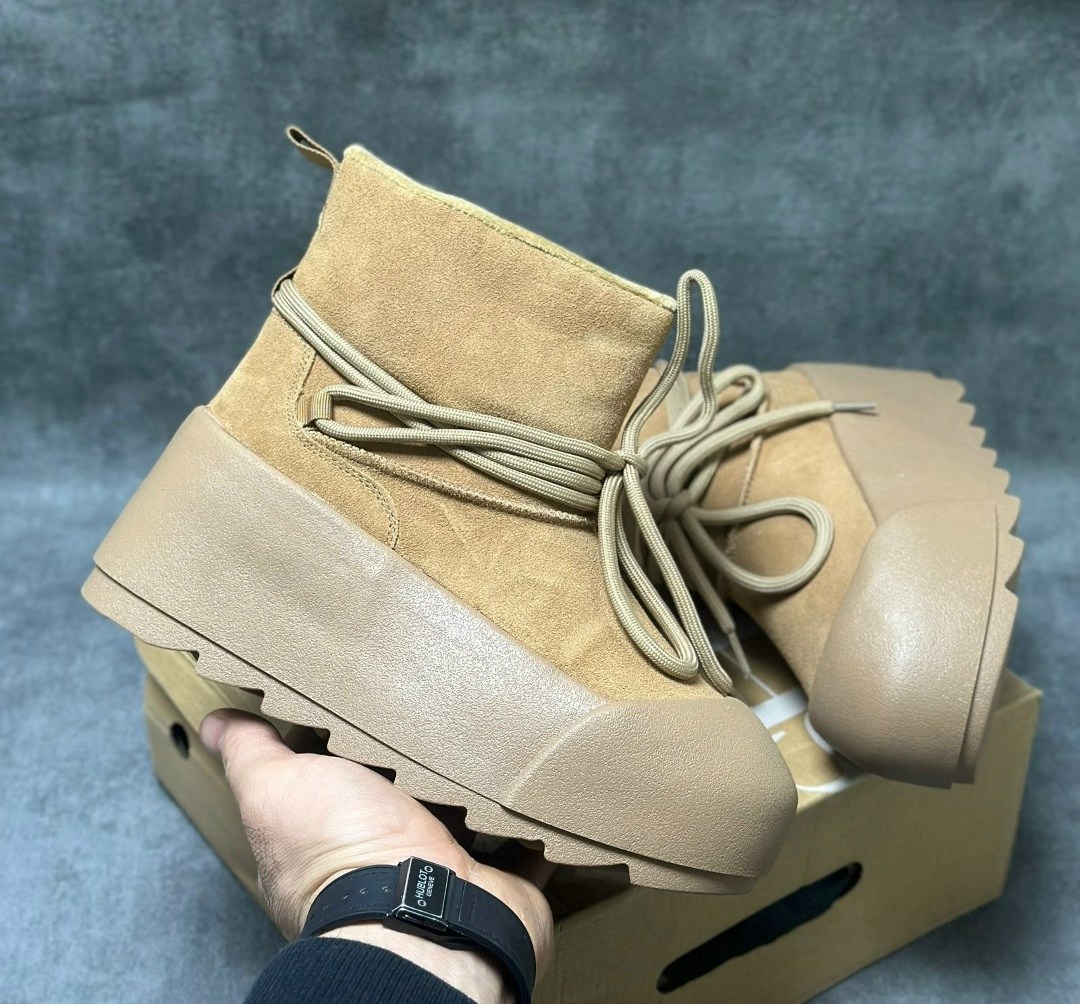 ,замшевые зимние ботинки inuikii classic на низкой платформе бежевый,зимние ботинки inuikii classic low platform коричневый,замшевые полусапоги classic inuikii цвет бежевый,угги зимние на платфор