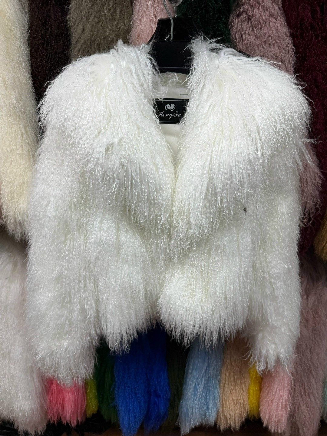 женская куртка из натурального овечьего меха,меховая куртка,женская куртка из овечьего меха,короткая куртка из овечьего меха,женская куртка из монгольского меха